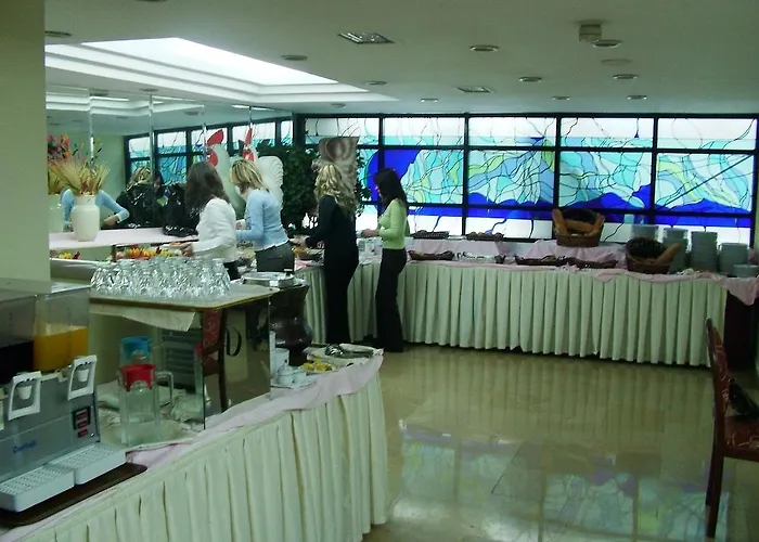 Aden Ξενοδοχείο