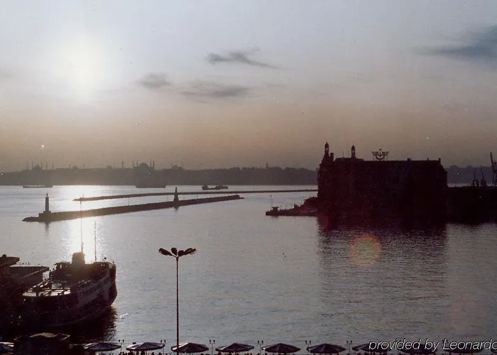 Ξενοδοχείο Aden 3*