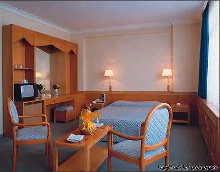 Aden Hotel 3*