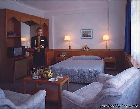Aden ホテル